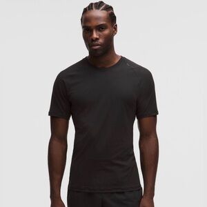 Lululemon Men’s “Repper” Training Short Sleeve (L) *BESTSELLER*
